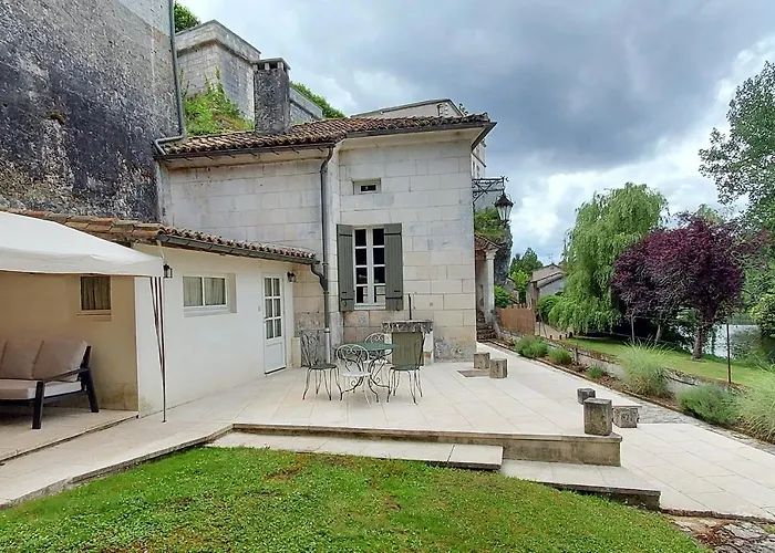 Chateau Des Senechaux, Bourdeilles