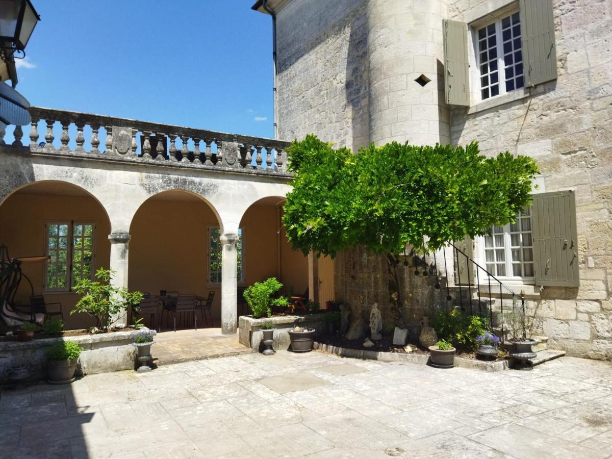 Chateau Des Senechaux, Bourdeilles