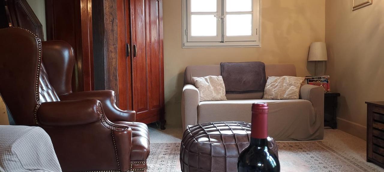 Chateau Des Senechaux, Apartment